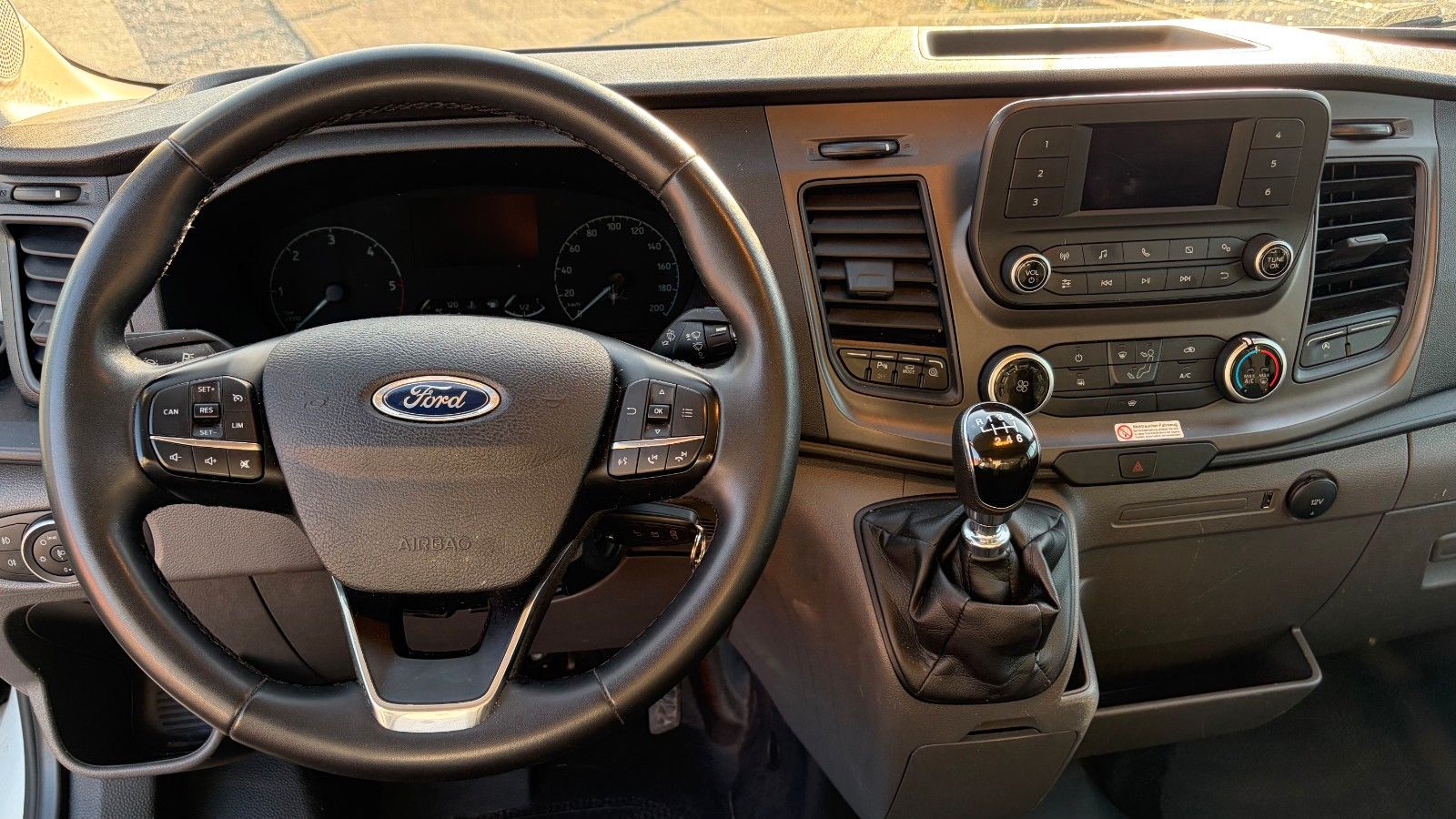 Fahrzeugabbildung Ford Transit Kasten 350 L4 H3 Trend