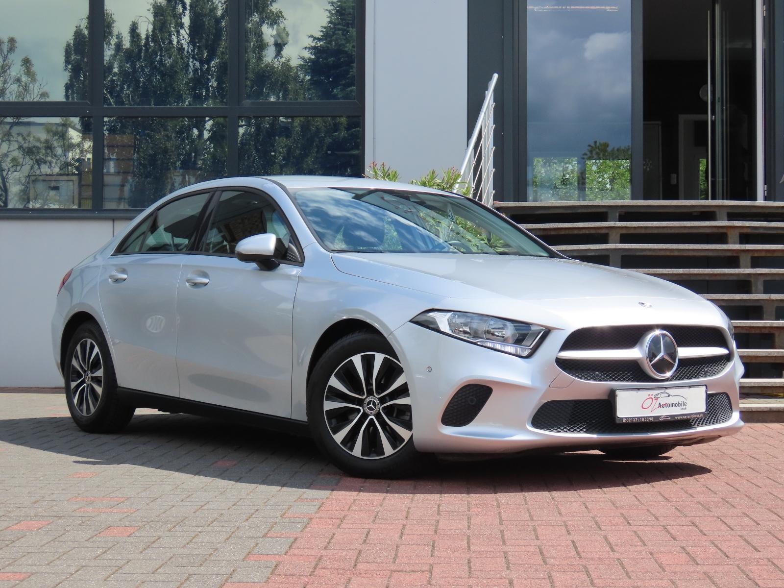 Mercedes-Benz A 200 d Autom. Night-Paket Sitzheizung Navi