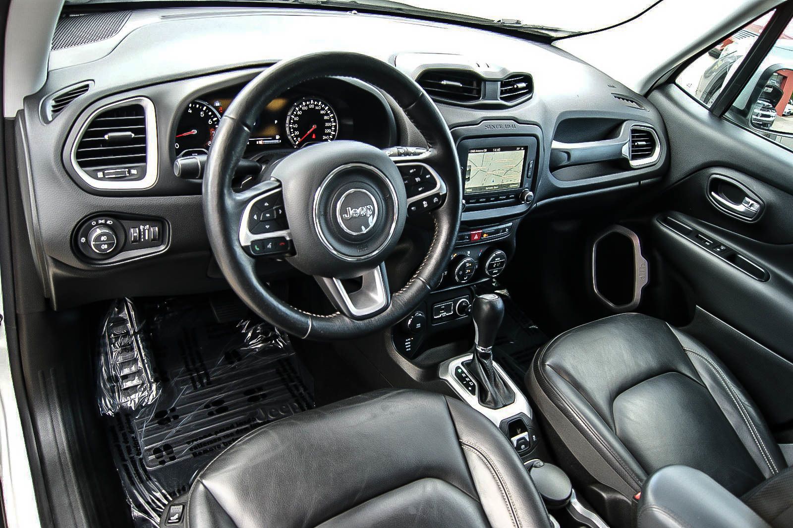 Fahrzeugabbildung Jeep Renegade Limited 4WD Auto LEDER NAVI KEYLESS PDC