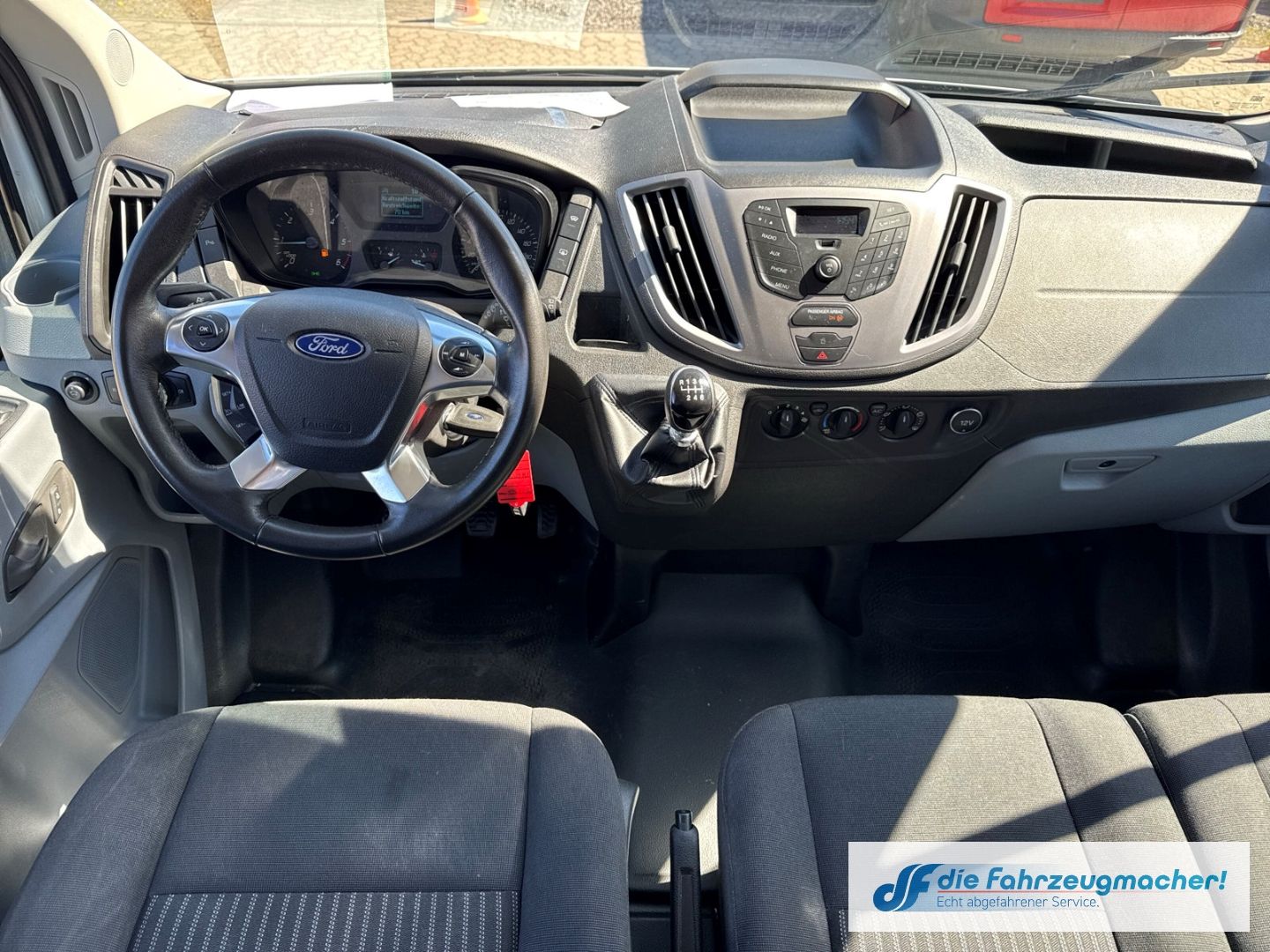 Fahrzeugabbildung Ford Transit Kombi 350 L3 Trend 2.0 TDCi 7-Sitzer KLI