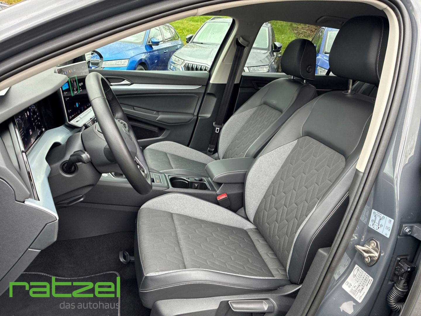 Fahrzeugabbildung Volkswagen Golf Variant 1.5 TSI Goal Navi vorb.Digitales Co