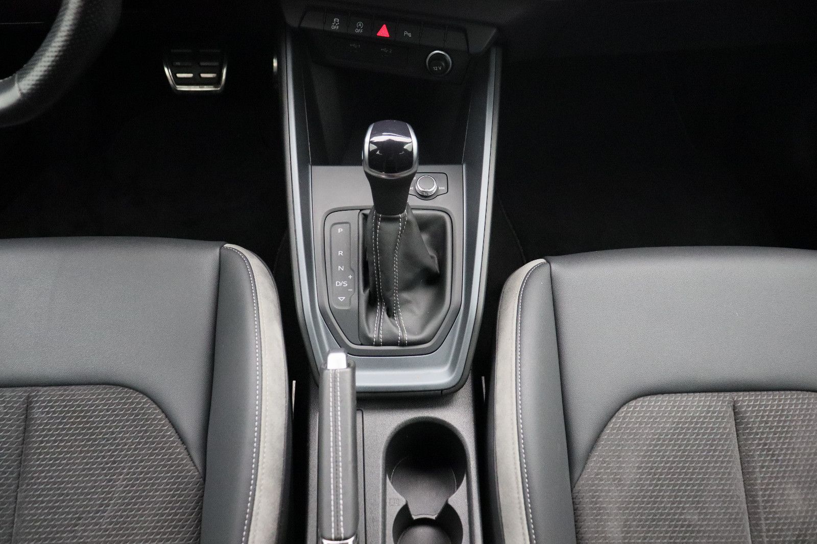 Fahrzeugabbildung Audi A1 Sportback 30 TFSI S line 18"Optik schwarz LED