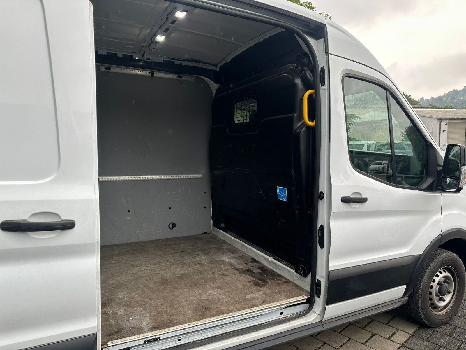 Fahrzeugabbildung Ford Transit 290 L2H2 Trend*SDH*DAB*LED*