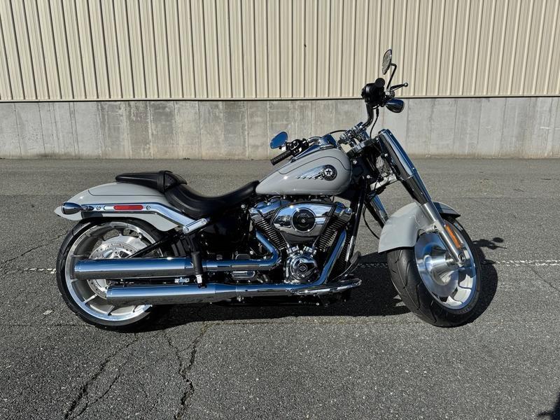 Harley-Davidson Fat Boy FLFBS 2025, 5HD Rabatt 2880,- Euro