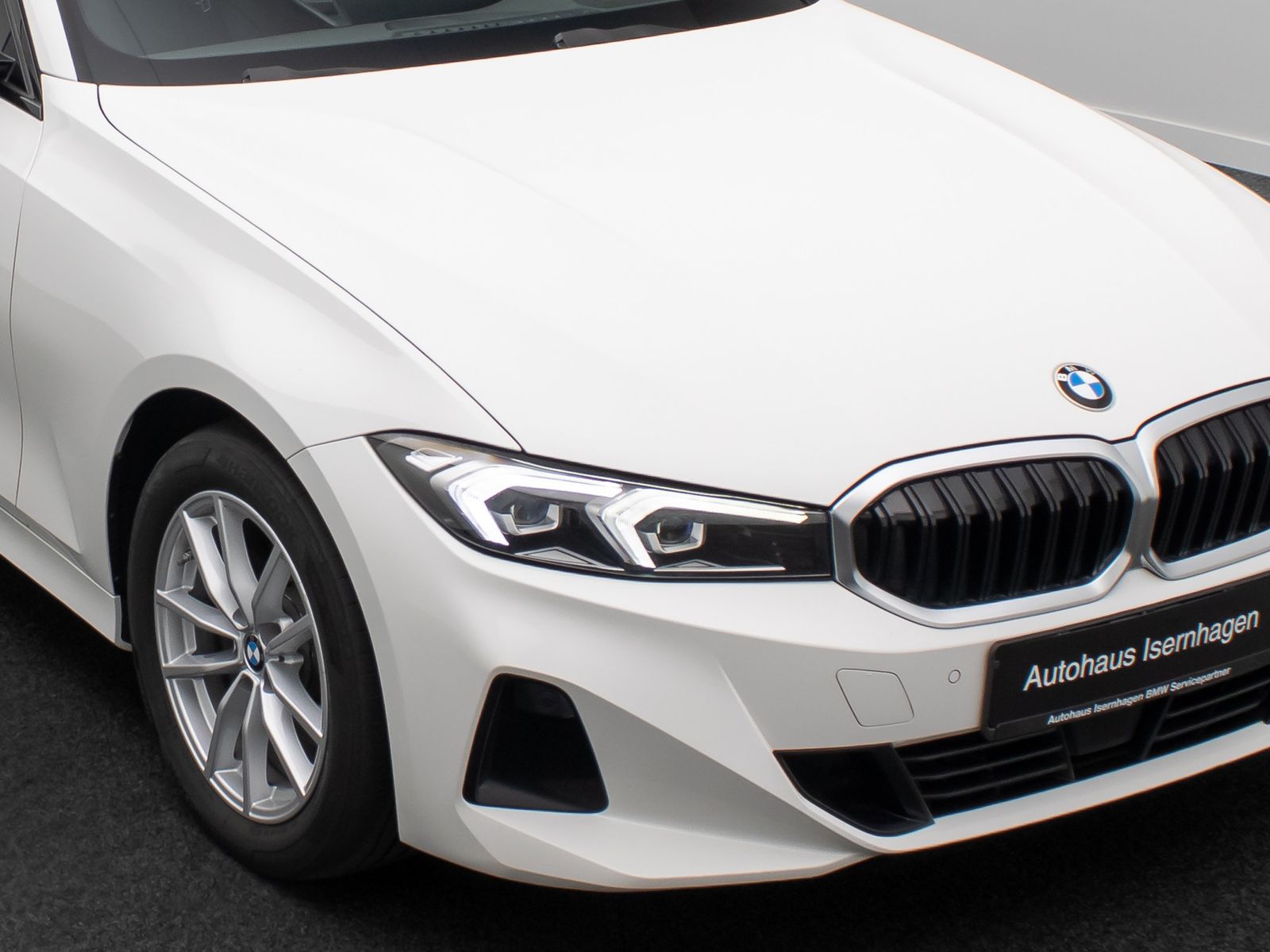 Fahrzeugabbildung BMW 320d HUD DAB Sport Komfort Alarm Teilleder AHK