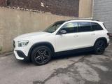 Mercedes-Benz GLB 250 4MATIC DCT - 1HAND MIT GARANTIE  - Mercedes GLB 250 mit Schiebedach