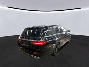 Mercedes E 200 - 4