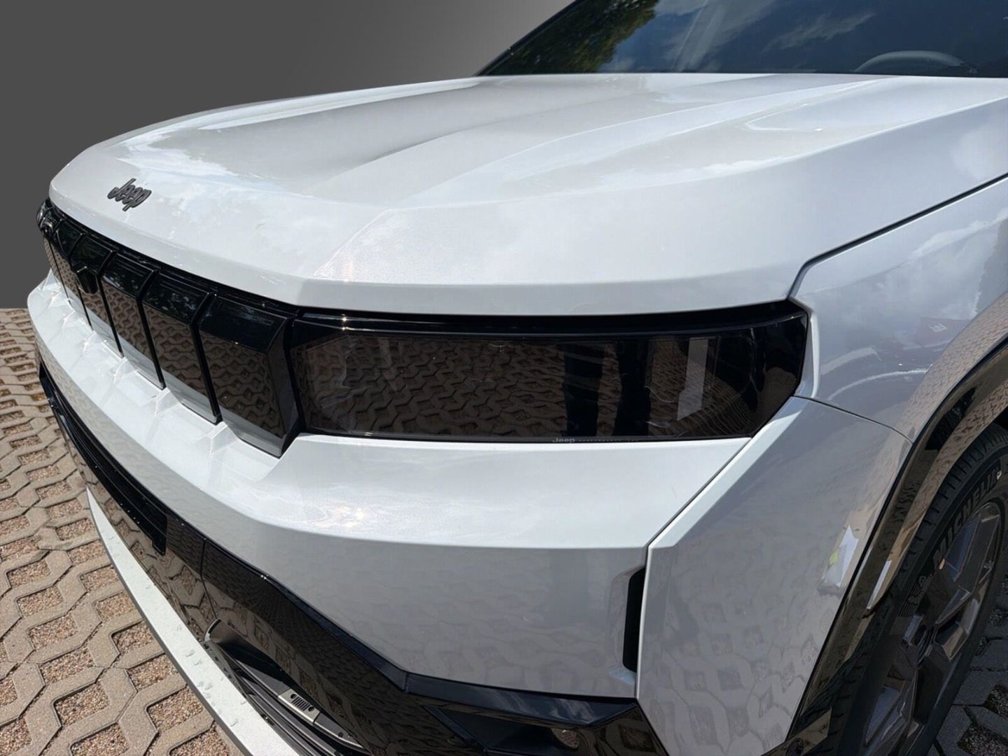 Fahrzeugabbildung Jeep Compass MY26 FIRST EDITION E-HYBRID PANO VOLL