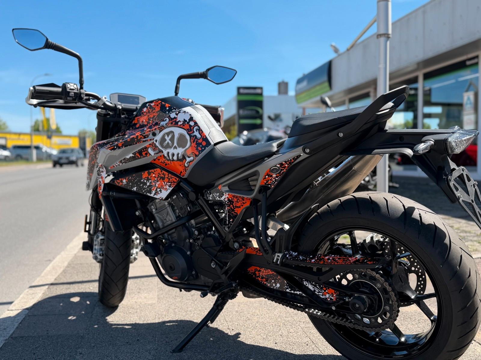 KTM Duke 790