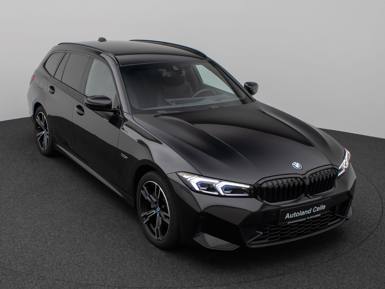 Fahrzeugabbildung BMW 330e xD MSport Kamera HUD DAB H/K Komfort 18Zoll