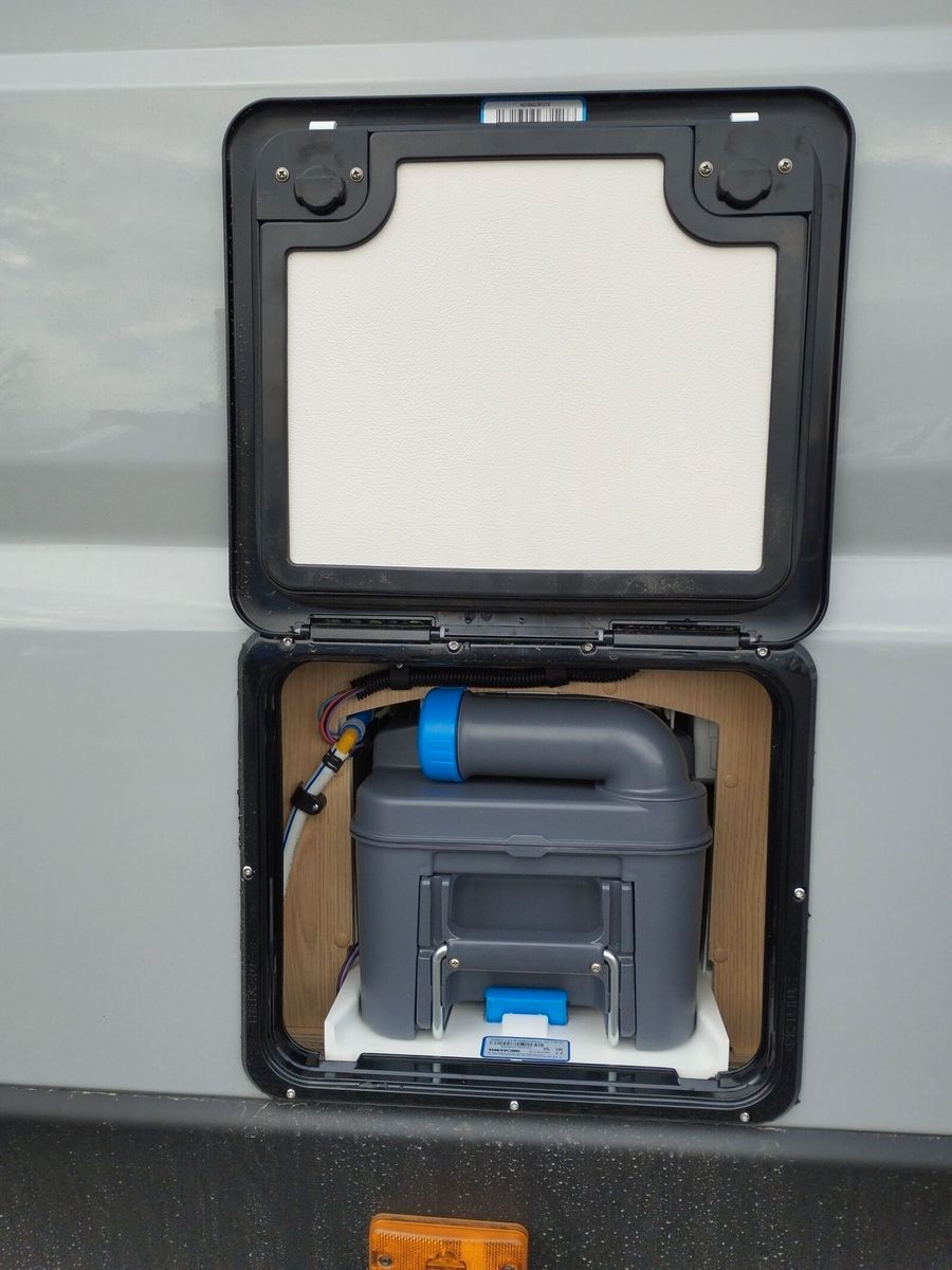 Fahrzeugabbildung Sunlight Adventure Cliff 640 Automatik, Dörr Edition, LTE