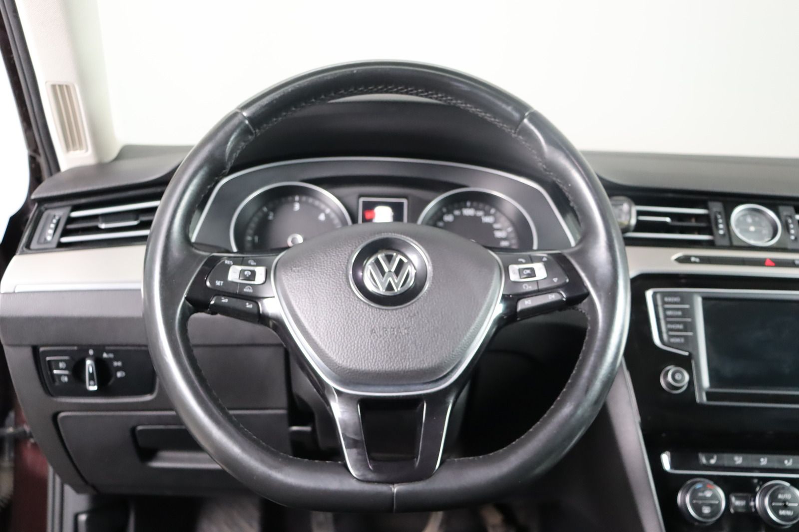 Fahrzeugabbildung Volkswagen Passat 4MOTION * Navi * LED * Massage