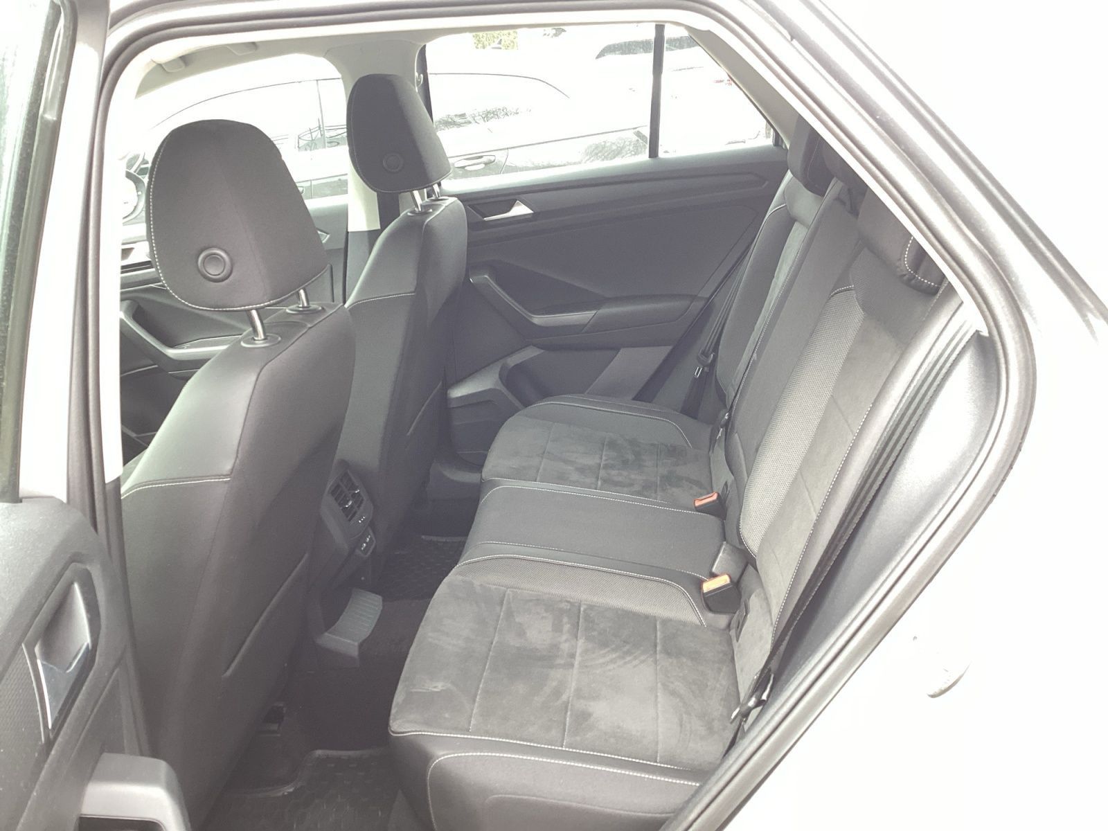 Volkswagen T-Roc - Bild 11