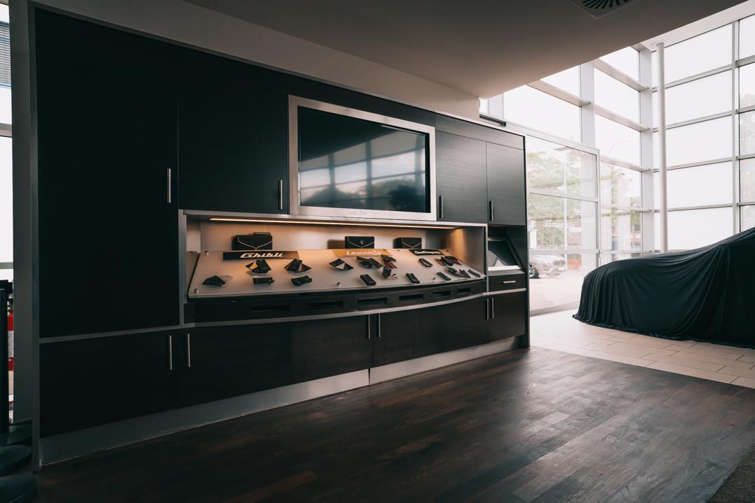 showroom-image-top