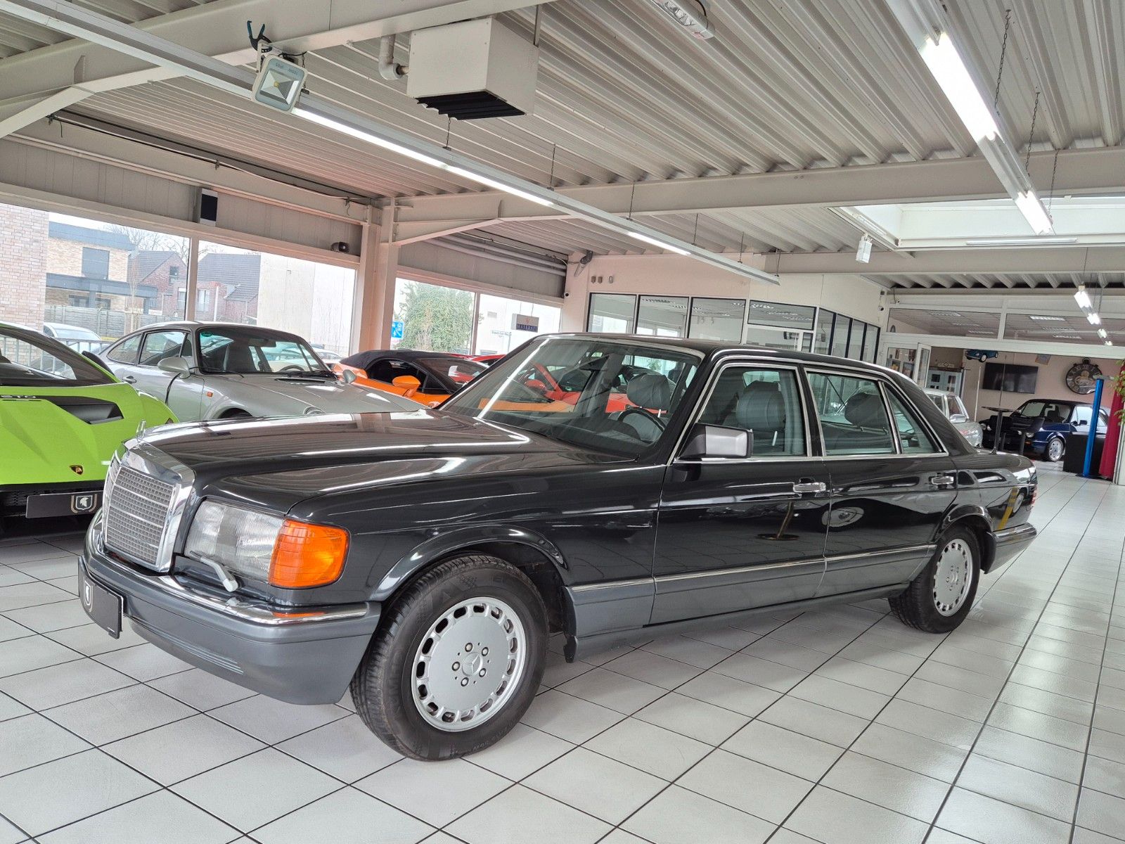 Fahrzeugabbildung Mercedes-Benz 560 SEL/Deutsch/Coupé Sitzanlage/Bestzustand