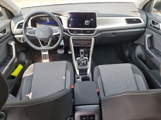 Fahrzeugabbildung Volkswagen T-Roc 1.5 TSI MOVE SHZ FRONT LANE LIGHT ASSIST A