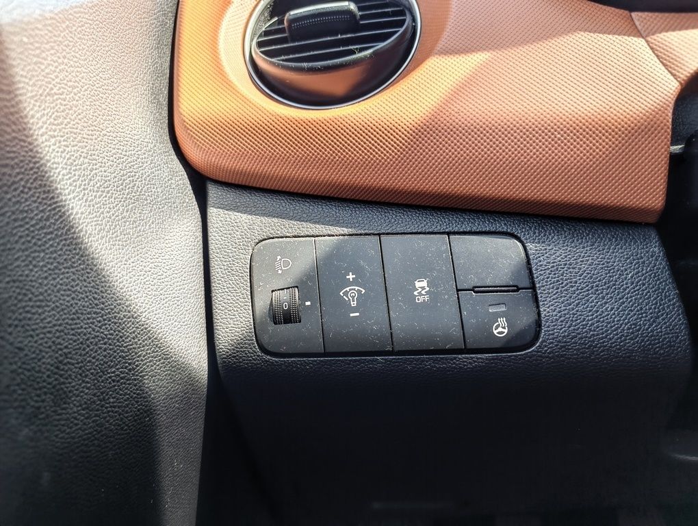 Fahrzeugabbildung Hyundai i10 1.2 FIFA World Cup Edition MOTORSCHADEN
