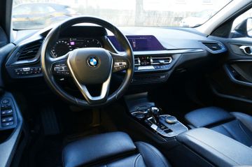 Fahrzeugabbildung BMW 120 1 Limousine 120 d xDrive Sport Line