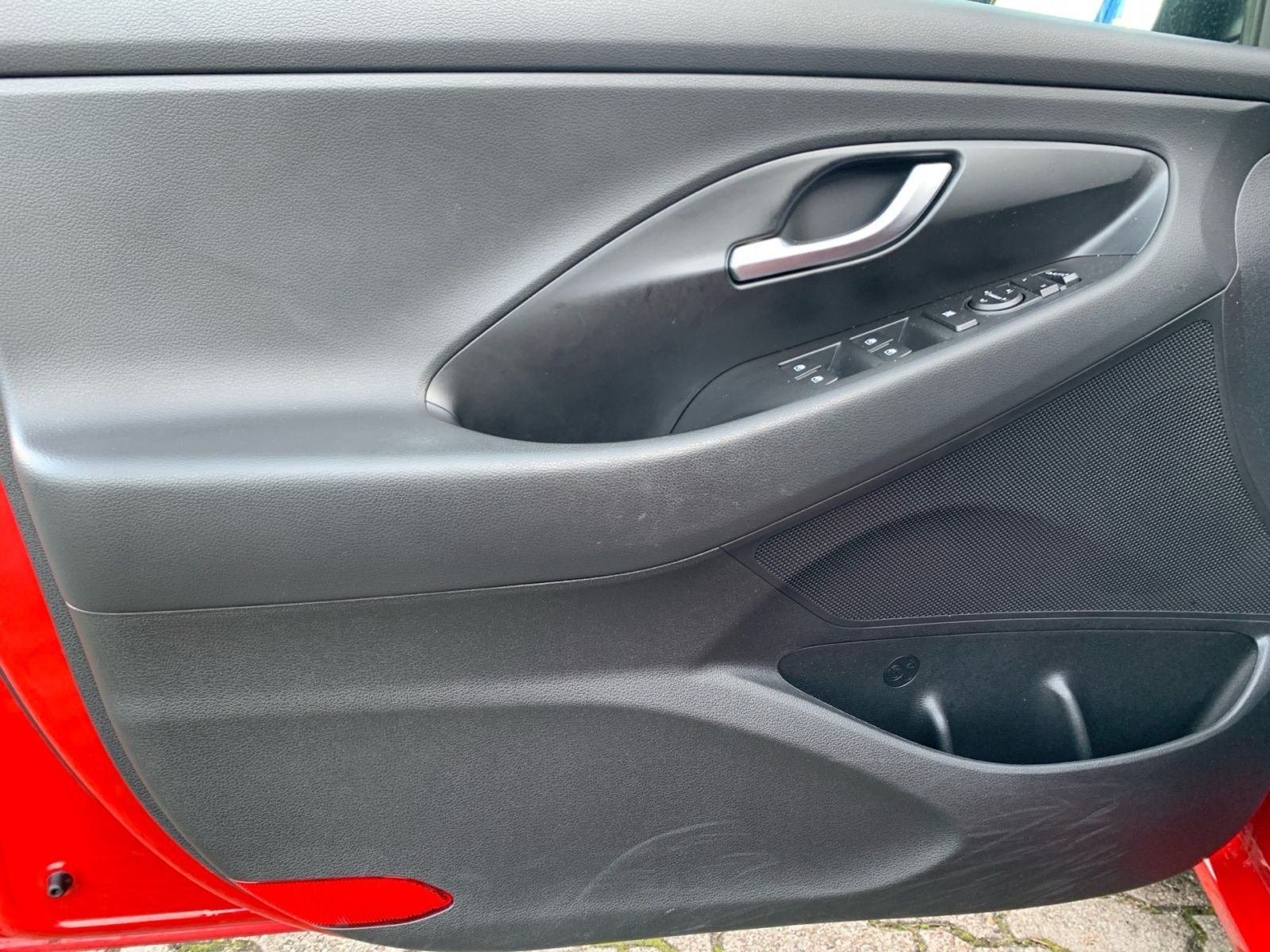 Fahrzeugabbildung Hyundai i30 1.0 T-GDI Edition 30 8x bereift 1Hd