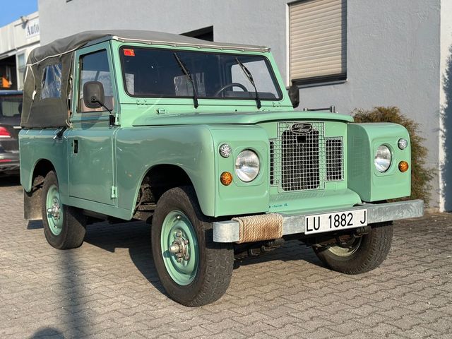 Land Rover Defender 88 Santana Soft Top / TRAUMHAFT