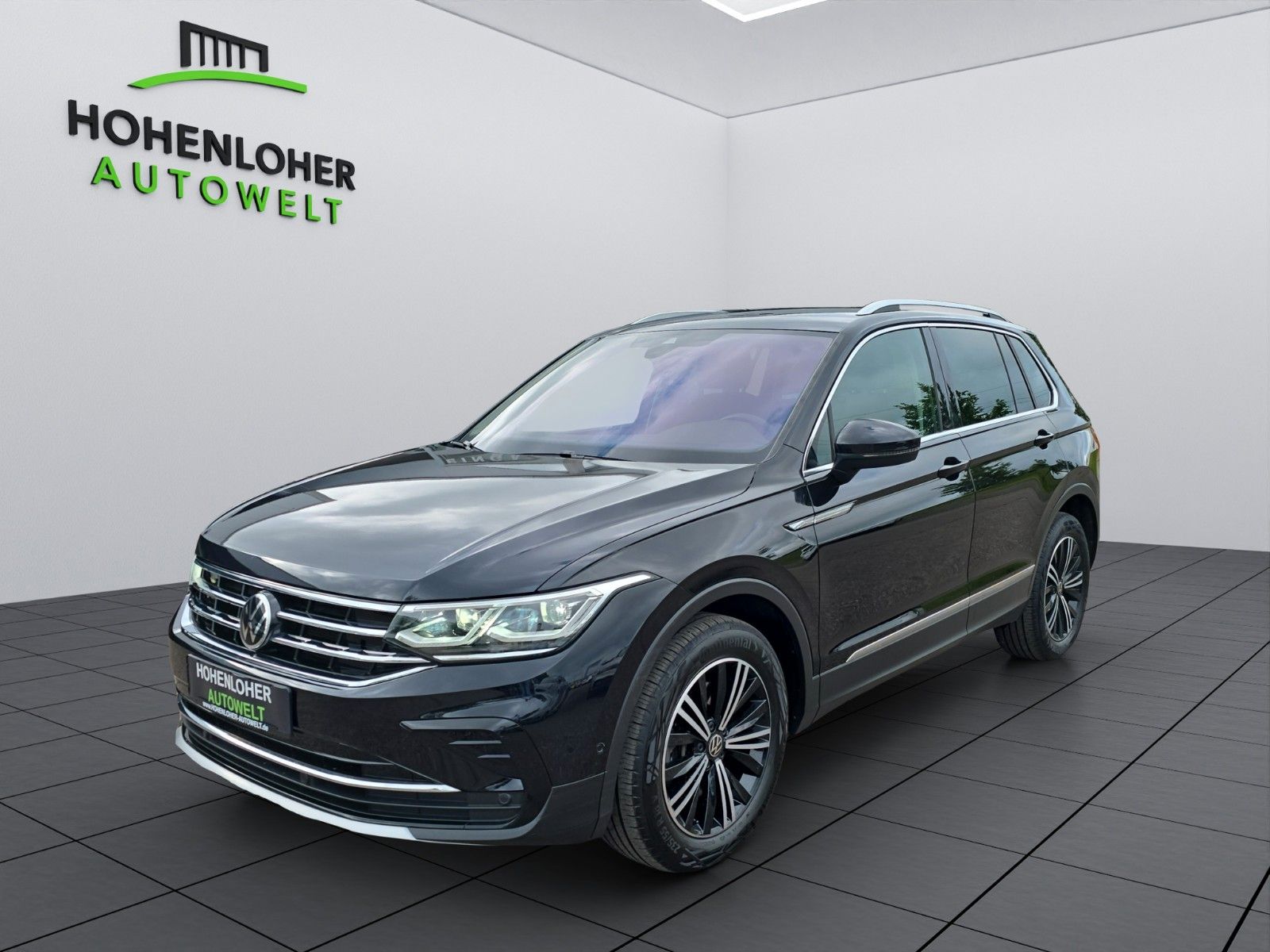 Gebrauchtwagen Volkswagen Tiguan Tiguan Elegance 2.0l 4Motion *AHK *Matrix *DCC in Schwäbisch Hall