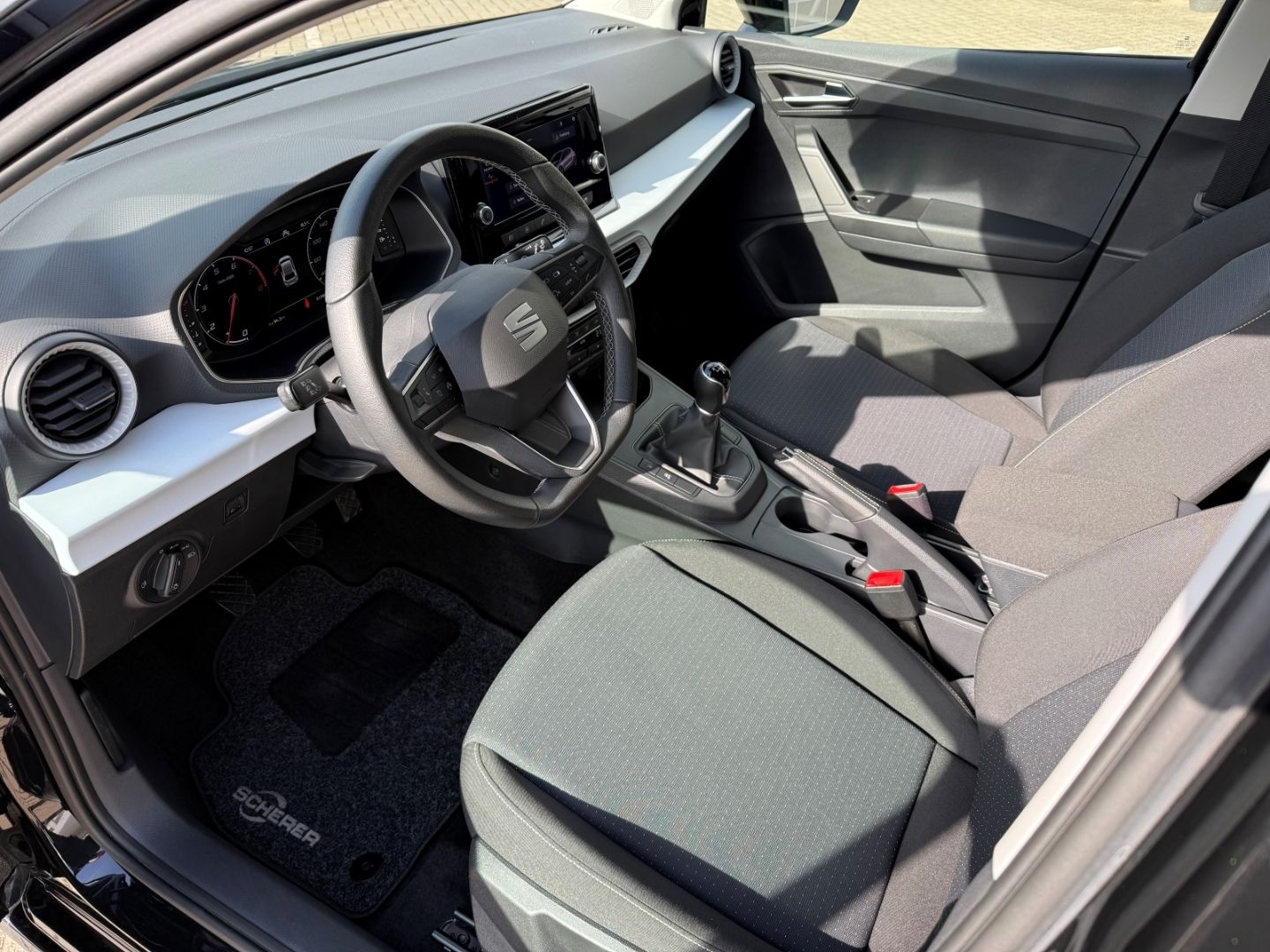 Fahrzeugabbildung SEAT Ibiza Style DigiCockpit LED CarPlay Klima Front
