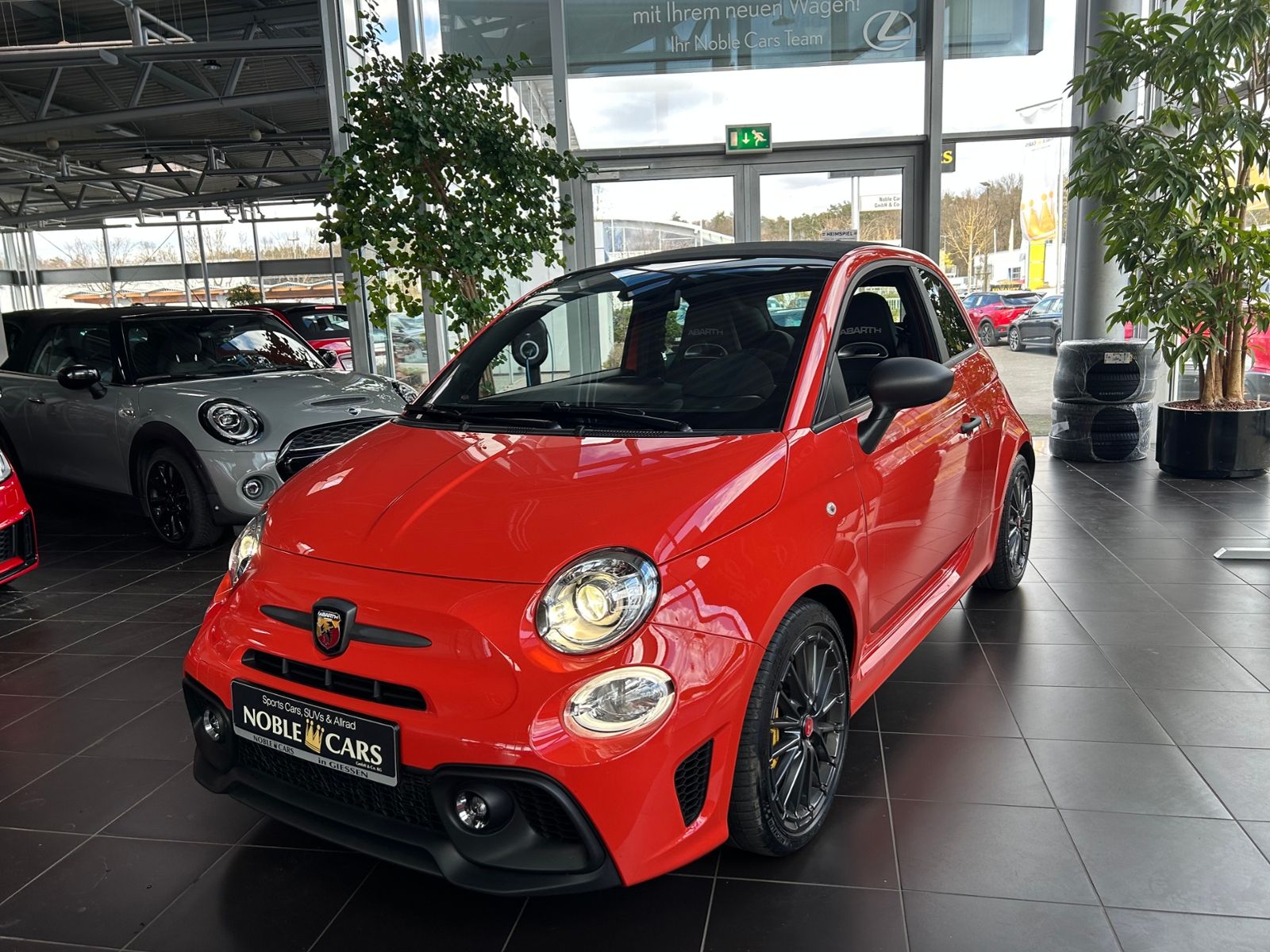 Fahrzeugabbildung Abarth 695C Turismo BEATS NAVI XENON