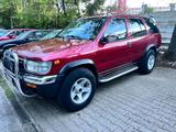 Nissan Pathfinder 3,3L.benziner. TÜV 1 Jahr . - Nissan Pathfinder mit Benzin-Antrieb