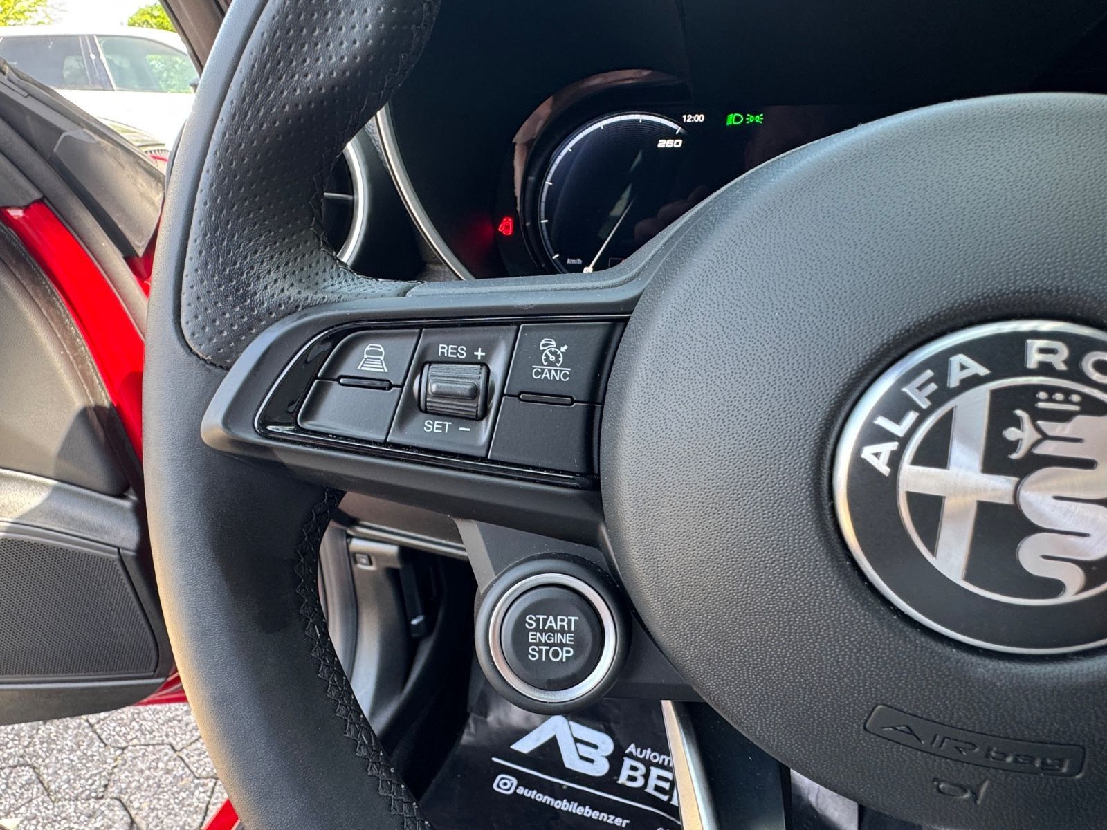 Fahrzeugabbildung Alfa Romeo Giulia Ti Q4/MEMORY/ACC/NAVI/KAMERA/LEDER/
