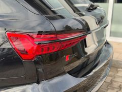 AUDI RS6 Avant PERFORMANCE/ STANDHZG./ B&O/ 22"/ PANO AUDI RS6 Avant PERFORMANCE/ STANDHZG./ B&O/ 22"/ PANO