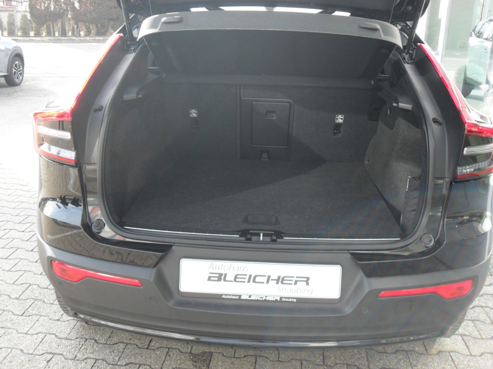 Fahrzeugabbildung Volvo C40 Core Recharge Pure Electric 2WD