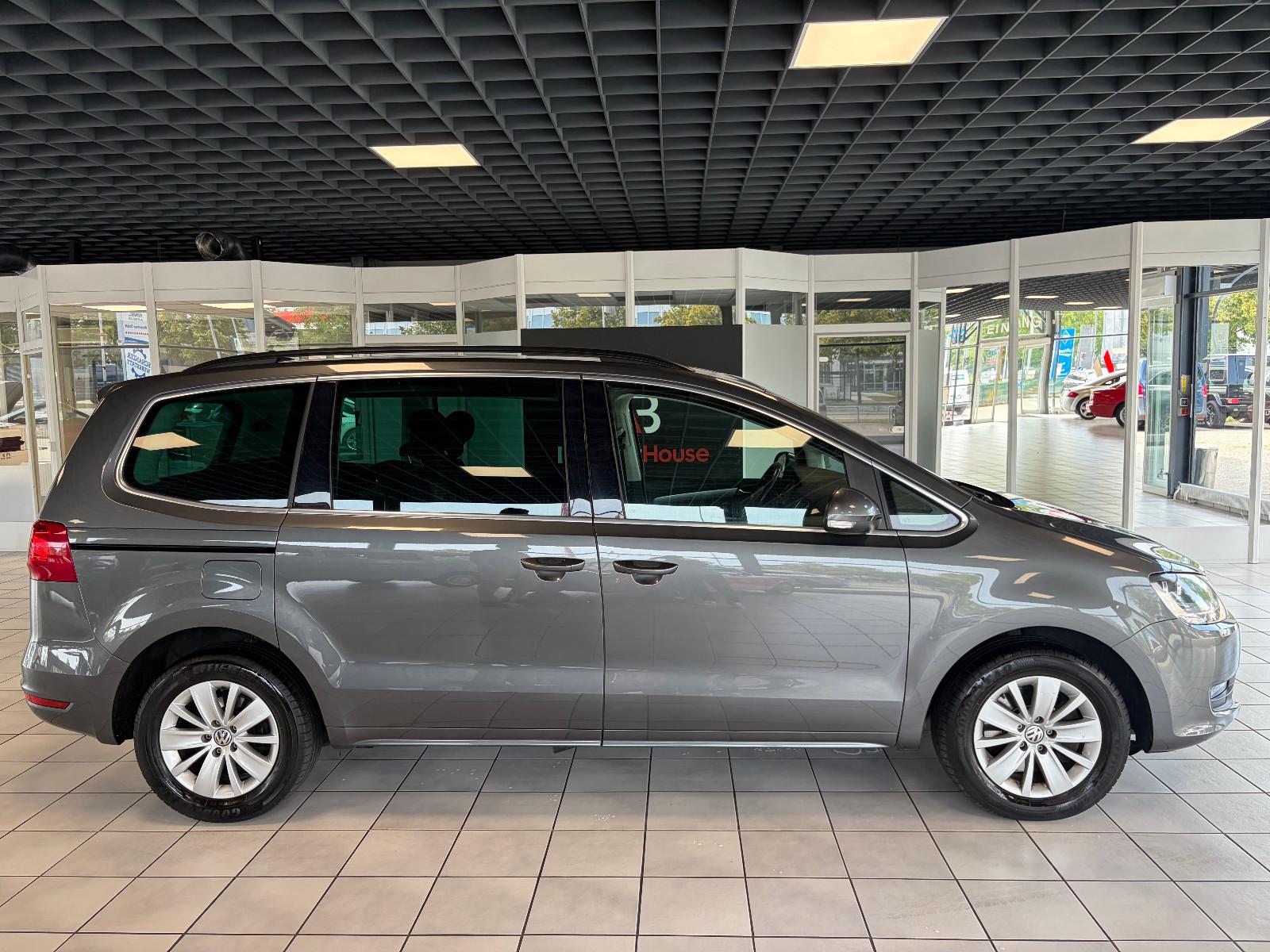 Volkswagen Sharan 2.0 TDI DSG Comfortline BMT · 7 Sitzer ·