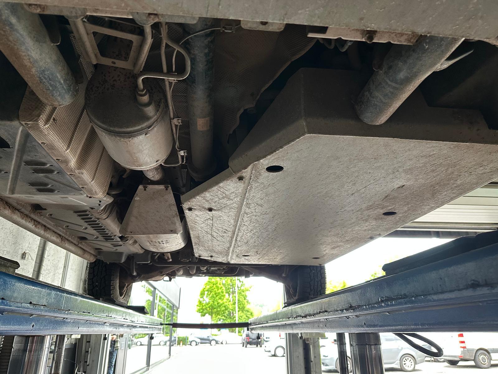 Volkswagen T5 WIDDER 4MOTION ROCKTON SEIKEL BUNDESWEHR OFFR