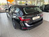BMW 320 3 Touring 320 I Advantage Navi/Widescreen/E6 - BMW 320 mit Benzin-Antrieb: Schwarz