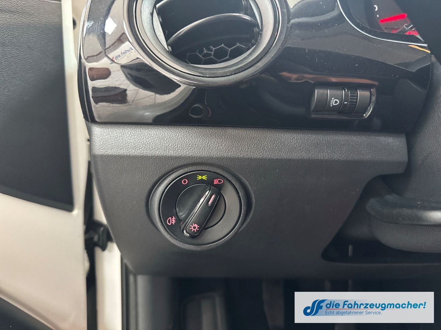 Fahrzeugabbildung Volkswagen up! move BMT Klima teilb.Rücksb AUX MP3 CD eFH T