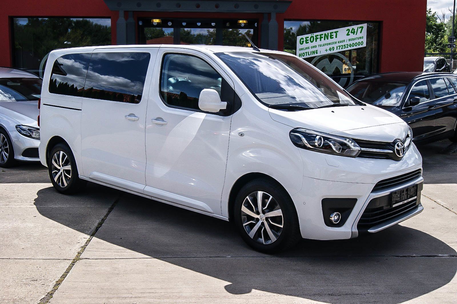 Fahrzeugabbildung Toyota Proace Verso 2.0 D-4D L1 Executive HEADUP 7SITZE