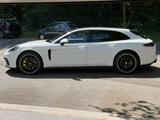 Porsche Panamera 4 E-Hybrid Sport Turismo - Pano/HUD - Porsche Panamera 4s mit Hybrid-Antrieb (Benzin/Elektro)