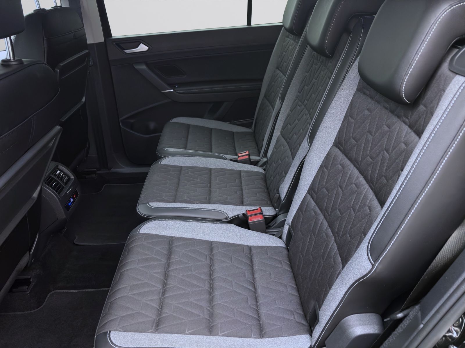 Volkswagen Touran - Bild 16