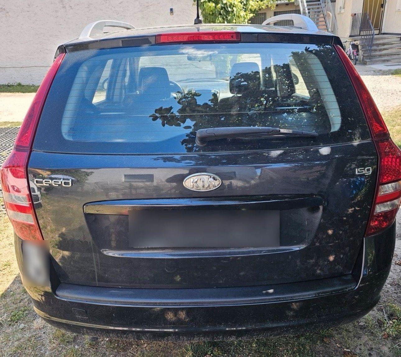Kia cee'd 2010 — interior