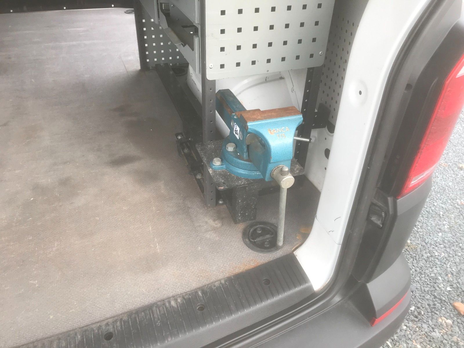 Fahrzeugabbildung Volkswagen T6 Transporter Kasten-Regale,AHK,SHg