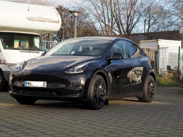 Limousine Tesla Y Performance Dual Motor AWD. Autopilot. 21" Alu bei Caravan-Herrmann in Mülheim an der Ruhr
