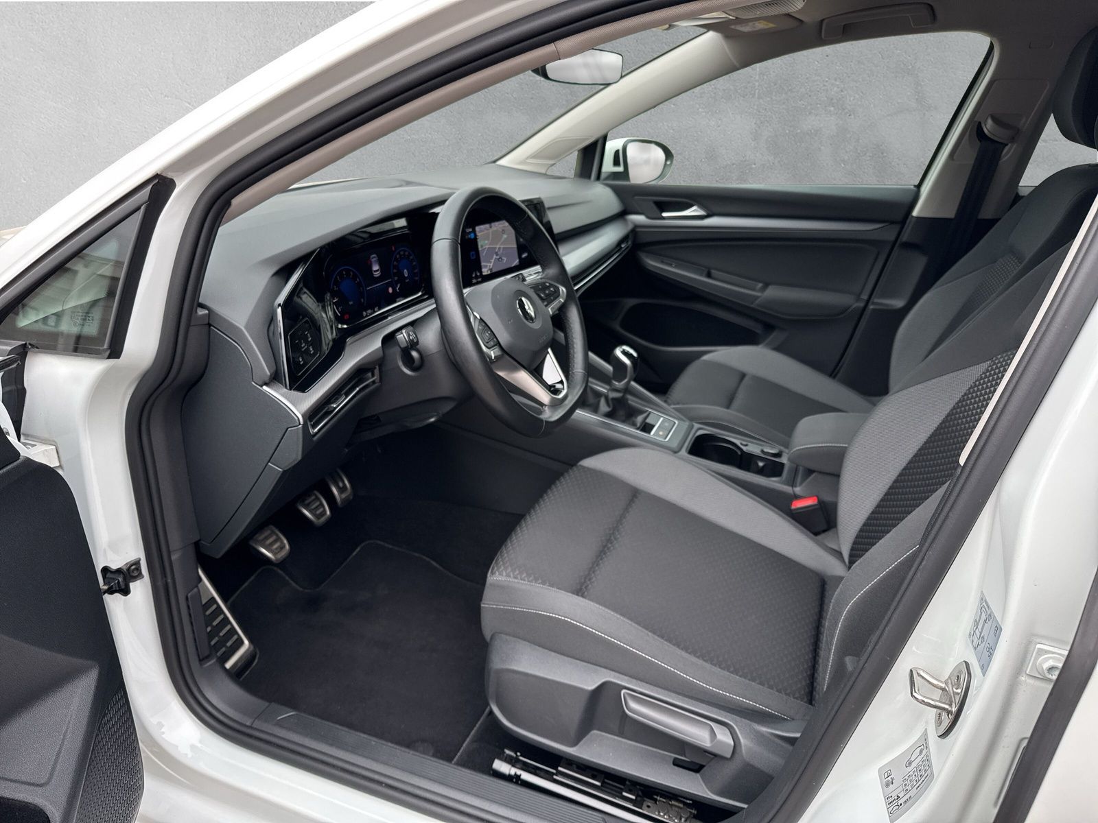 Fahrzeugabbildung Volkswagen Golf 1.5 TSI ACC AppConnect Standhzg.