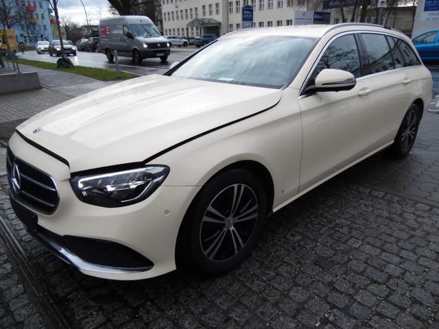 Mercedes-Benz E 220  d T Avantgarde LED Navi