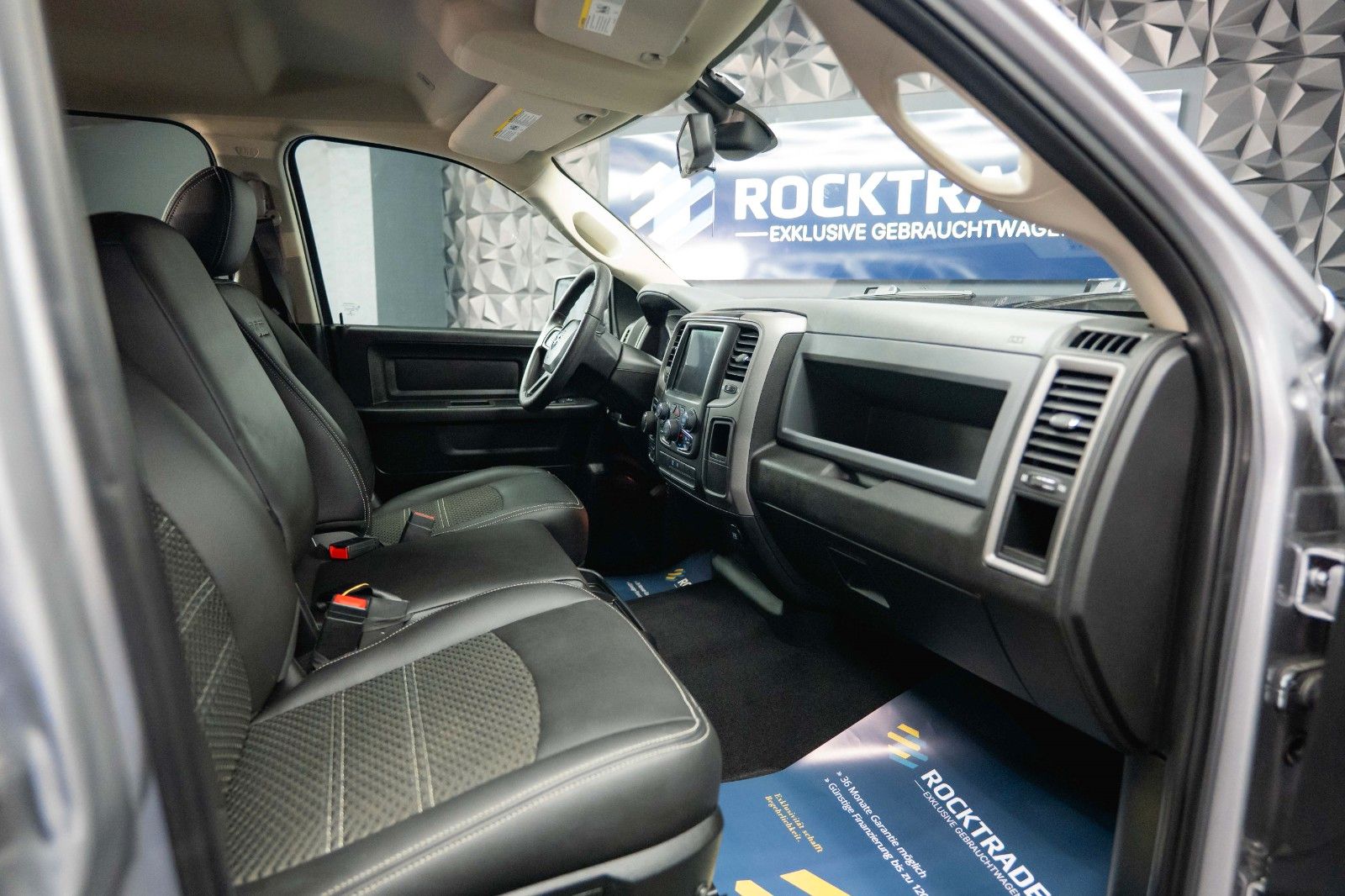 Fahrzeugabbildung Dodge RAM 5.7 V8 HEMI 4x4 OFFROAD Night-Paket *LED*AHK