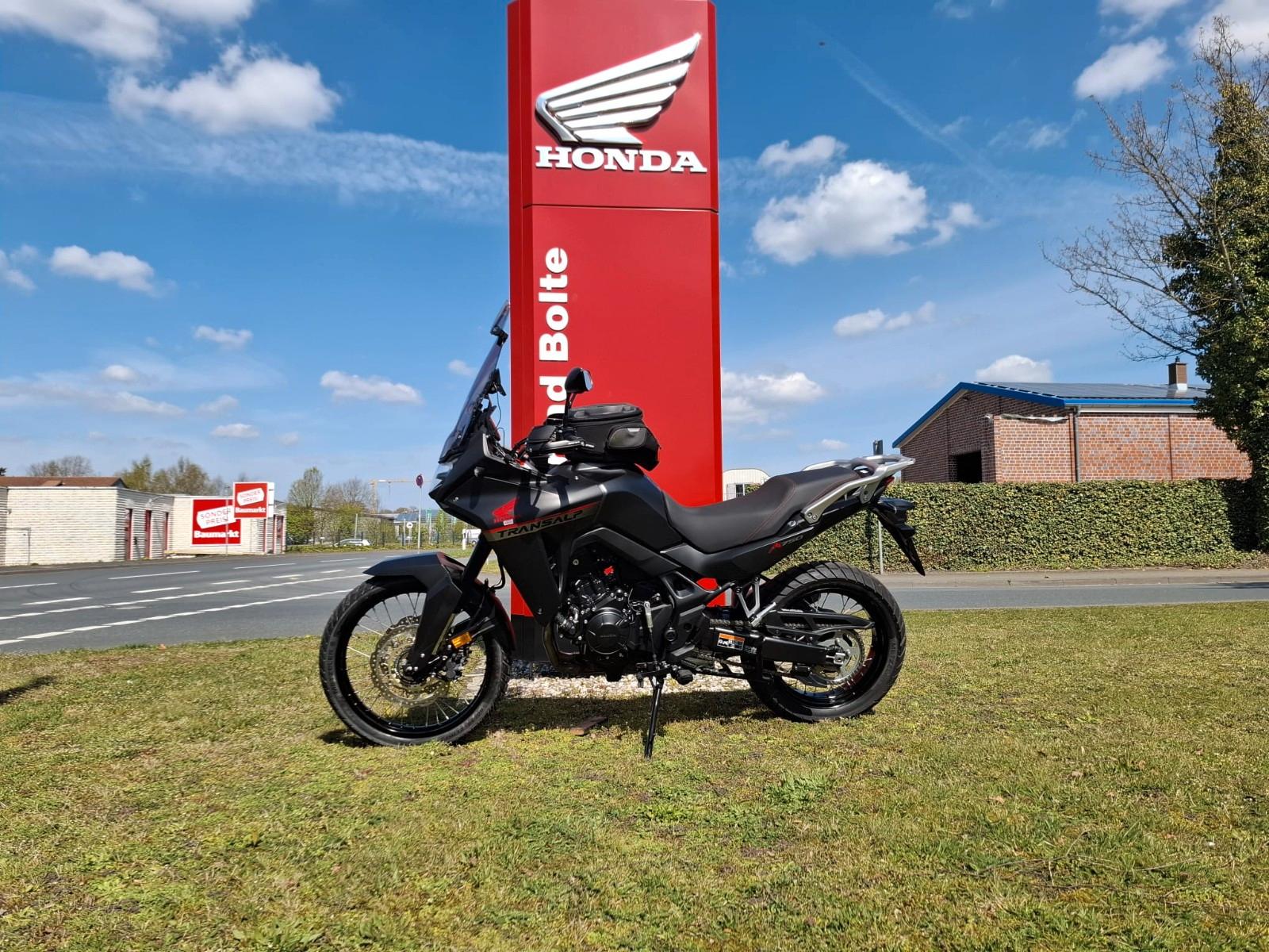 Honda Transalp XL750 - TOP ZUBEHÖR-CAR PLAY etc.