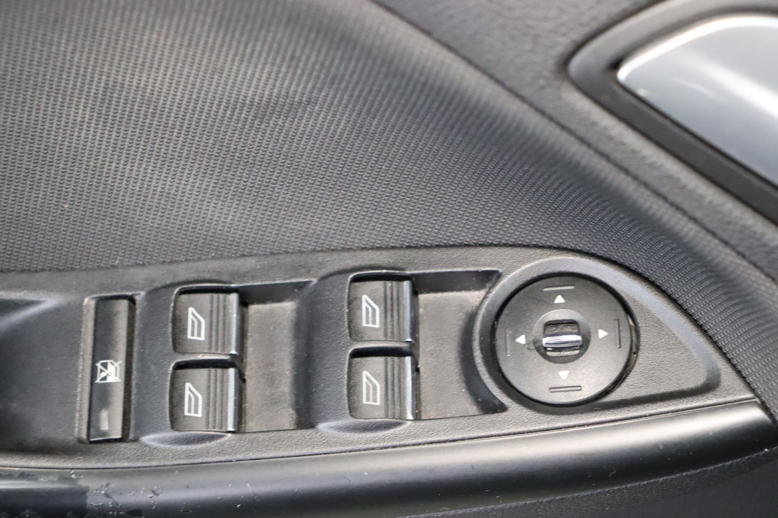 Fahrzeugabbildung Ford Focus 1.0 econetic Turnier Champions League