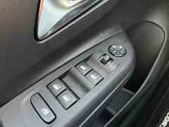 Fahrzeugabbildung Opel Corsa F 1.2 Navi Sitzhzng AppConnect Einparkh.