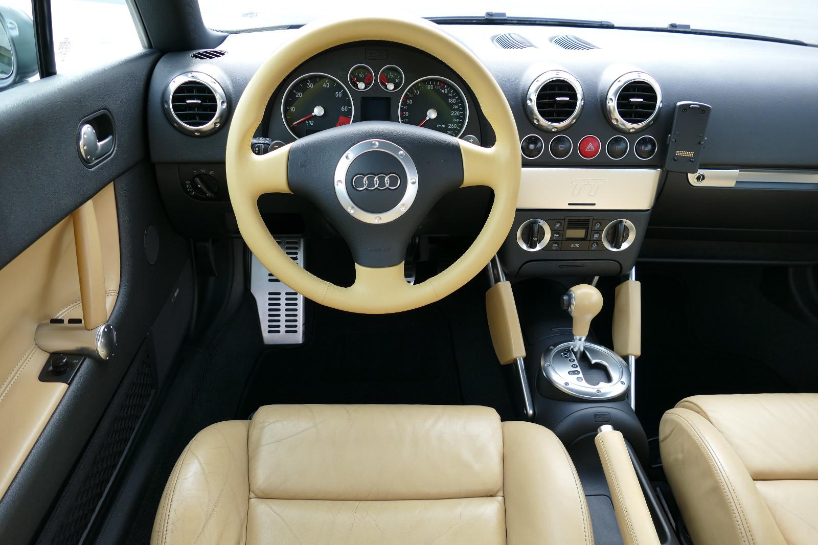 Audi TT Coupe 3.2 V6 DSG quattro NAVI LEDER TEMPOMAT