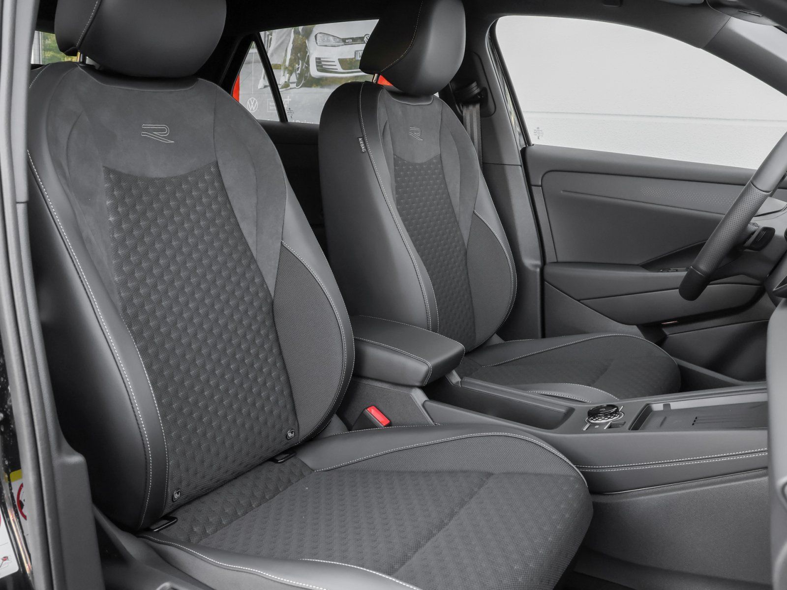 Volkswagen T-Roc - Bild 4