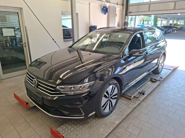 Volkswagen Passat Variant - Bild 2